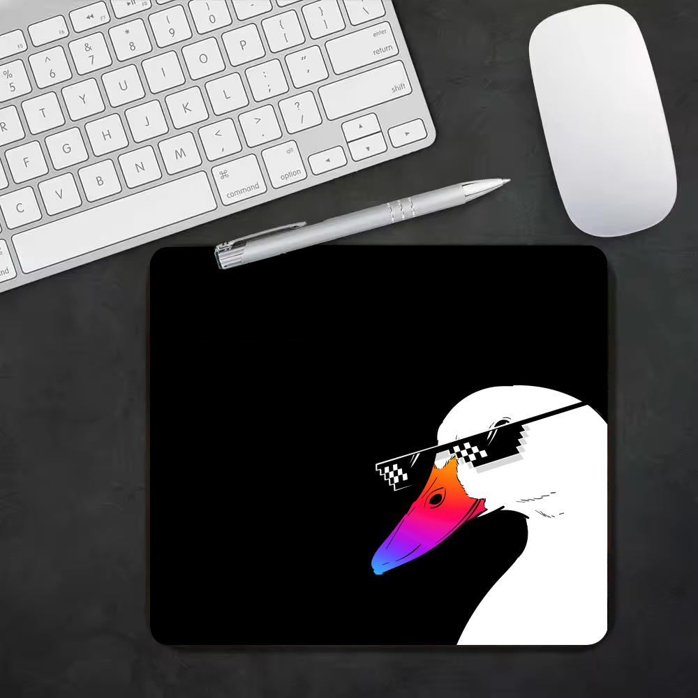 Cute White Goose  Pattern Smal - đánh giá và giá Home Office Background